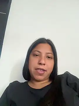 Snapshot of Leylafourniert chatting on May 2026 07:24:02 PM Leylafourniert online show from May 2026 07:24:02 PM