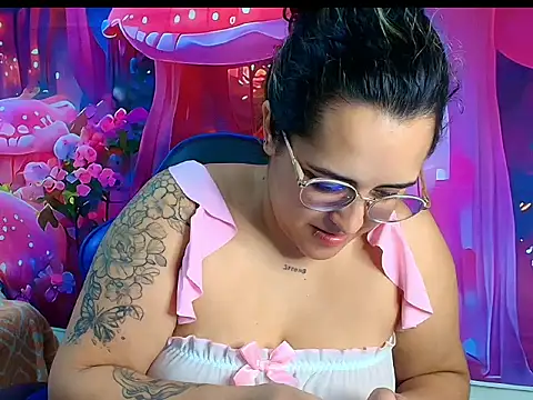 Snapshot of Karol_naughty chatting on May 2026 12:55:02 PM Karol naughty online show from May 2026 12:55:02 PM