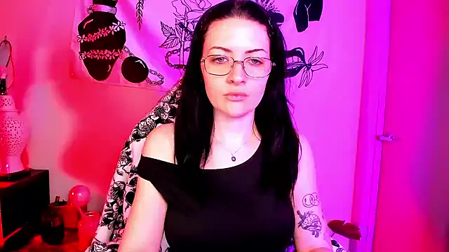 Snapshot of MelroseStrip chatting on November 2025 07:25:01 PM MelroseStrip online show from November 2025 07:25:01 PM