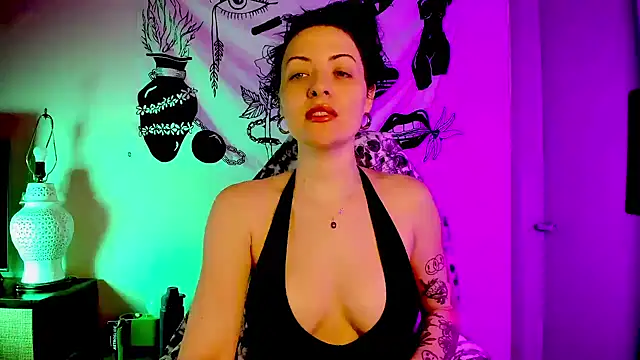 Snapshot of MelroseStrip chatting on December 2025 07:35:01 PM MelroseStrip online show from December 2025 07:35:01 PM