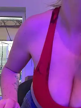 Snapshot of newMichelle chatting on November 2025 07:13:02 AM newMichelle online show from November 2025 07:13:02 AM