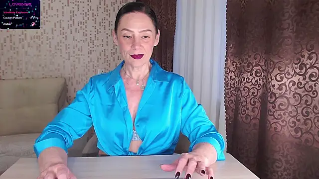 Snapshot of BelovedLady chatting on December 2025 06:01:02 AM BelovedLady online show from December 2025 06:01:02 AM