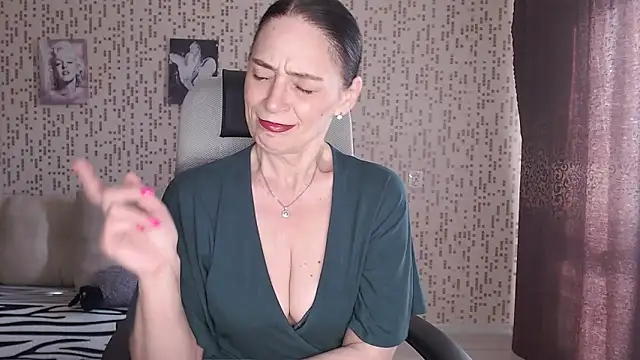 Snapshot of BelovedLady chatting on March 2026 05:55:02 AM BelovedLady online show from March 2026 05:55:02 AM