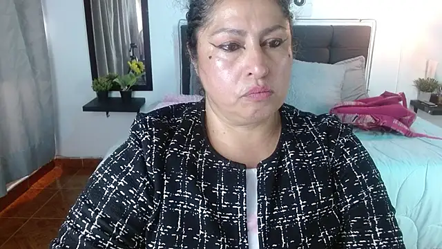 Keyla01  online show from March 2026 06:40:01 PM