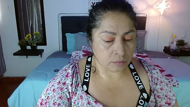 Keyla01  online show from January 2026 04:43:01 PM