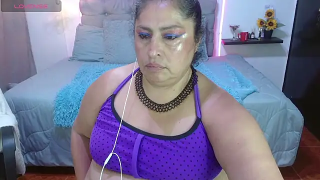 Keyla01  online show from April 2026 07:07:02 PM