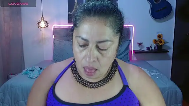 Keyla01  online show from April 2026 12:40:01 PM
