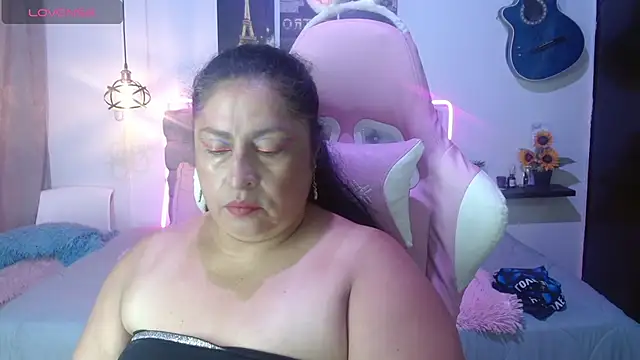 Keyla01  online show from April 2026 07:58:02 PM