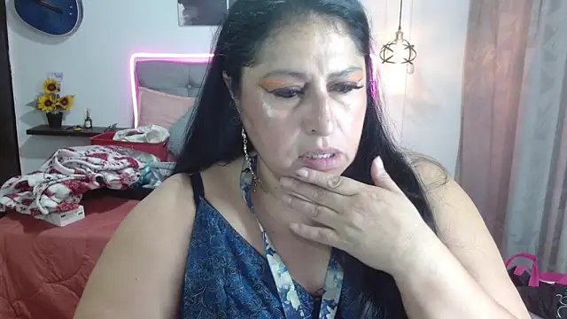 Keyla01  online show from June 2026 06:52:01 PM