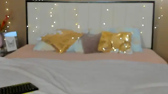 Snapshot of mailymilf chatting on November 2025 03:12:01 PM mailymilf online show from November 2025 03:12:01 PM