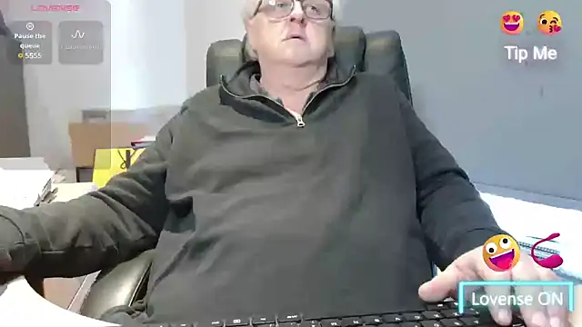 Snapshot of bigbadjon69 chatting on March 2025 02:17:01 PM bigbadjon69 online show from March 2025 02:17:01 PM