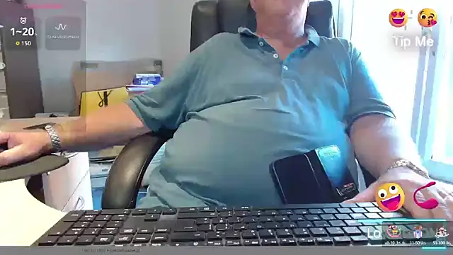 Snapshot of bigbadjon69 chatting on September 2025 03:05:01 PM bigbadjon69 online show from September 2025 03:05:01 PM