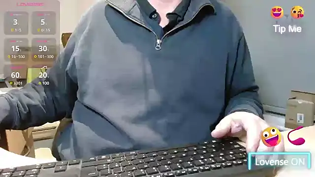 Snapshot of bigbadjon69 chatting on January 2025 09:31:02 PM bigbadjon69 online show from January 2025 09:31:02 PM
