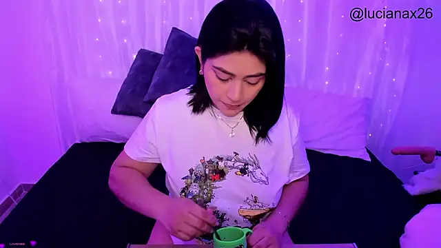 lucy26  online show from November 2025 03:17:01 AM