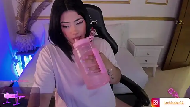 lucy26  online show from February 2025 05:24:01 AM
