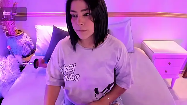 lucy26  online show from September 2025 01:50:02 AM