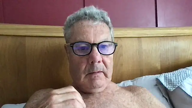 Snapshot of Oldpistolpete chatting on July 2026 08:47:02 AM Oldpistolpete online show from July 2026 08:47:02 AM