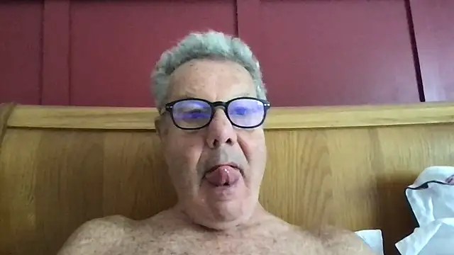 Snapshot of Oldpistolpete chatting on July 2026 08:51:02 AM Oldpistolpete online show from July 2026 08:51:02 AM