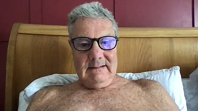 Snapshot of Oldpistolpete chatting on June 2026 09:14:01 AM Oldpistolpete online show from June 2026 09:14:01 AM