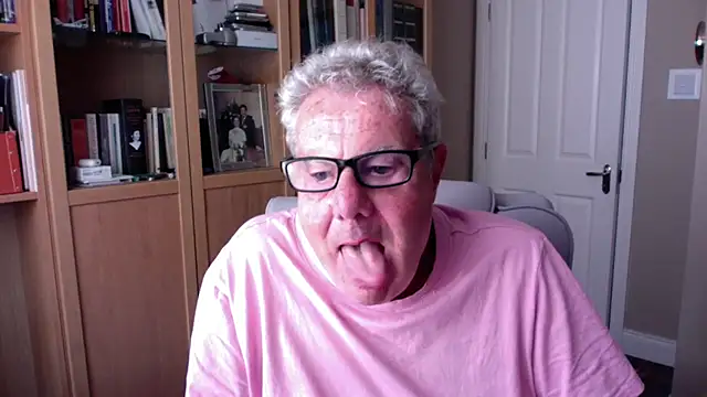 Snapshot of Oldpistolpete chatting on July 2026 07:03:02 PM Oldpistolpete online show from July 2026 07:03:02 PM