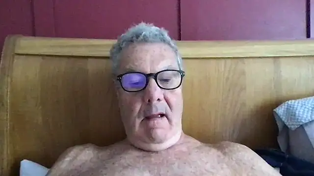 Snapshot of Oldpistolpete chatting on June 2026 08:32:02 AM Oldpistolpete online show from June 2026 08:32:02 AM