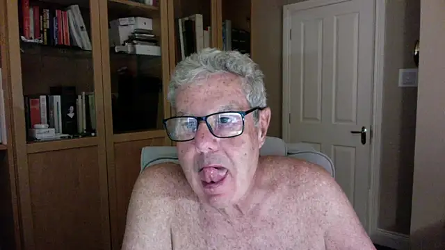 Snapshot of Oldpistolpete chatting on July 2026 09:23:02 PM Oldpistolpete online show from July 2026 09:23:02 PM