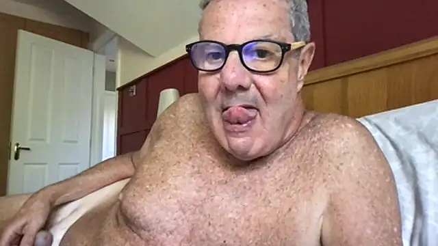 Snapshot of Oldpistolpete chatting on June 2026 09:08:02 AM Oldpistolpete online show from June 2026 09:08:02 AM
