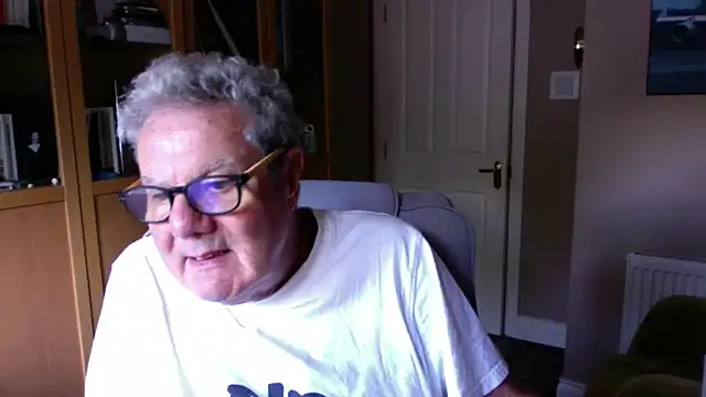 Snapshot of Oldpistolpete chatting on June 2026 08:59:02 AM Oldpistolpete online show from June 2026 08:59:02 AM