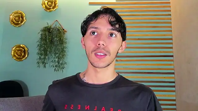 2tommy greg online show from October 2025 07:22:02 PM