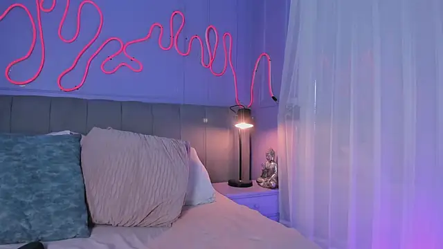 Sofly s online show from September 2025 12:08:02 PM