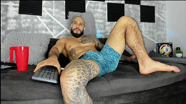 Snapshot of leonidas_18k chatting on June 2026 03:03:02 AM leonidas 18k online show from June 2026 03:03:02 AM