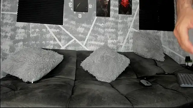 leonidas 18k online show from February 2026 02:45:02 AM