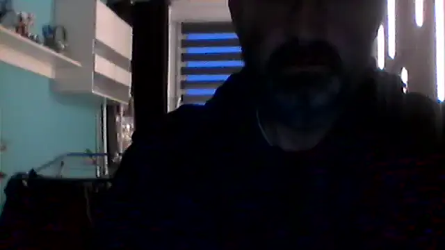 Paul10112 online show from November 2025 04:01:02 PM