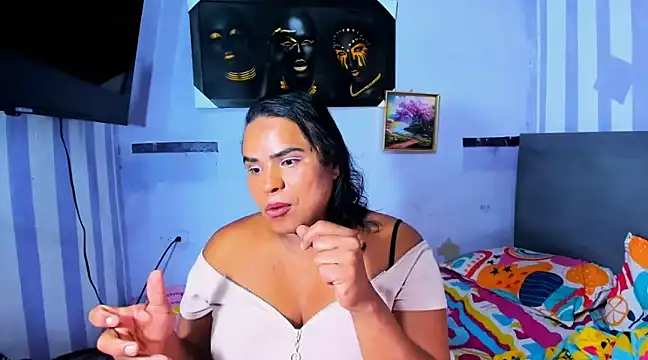 Snapshot of luciana_osorno chatting on February 2025 08:39:01 AM luciana osorno online show from February 2025 08:39:01 AM