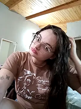 Emmacut online show from November 2025 09:36:01 PM