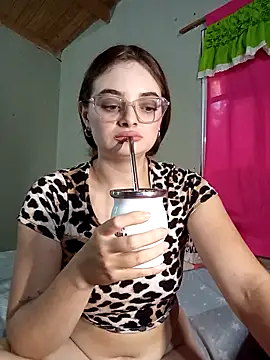 Emmacut online show from April 2026 09:05:01 PM