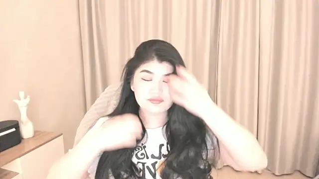 mia lui online show from June 2026 07:31:02 PM