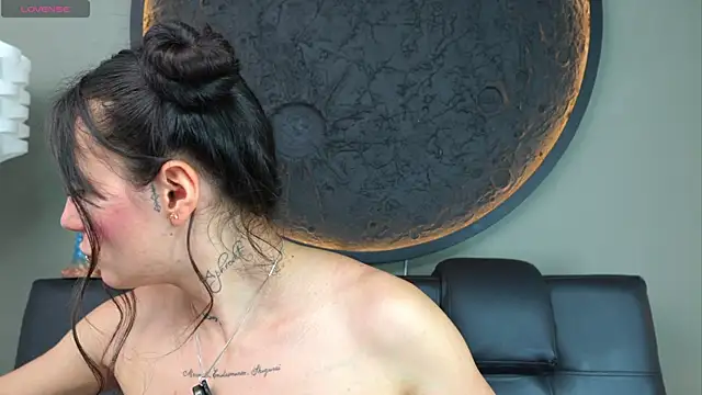 miss sharlotte18 online show from November 2025 06:11:01 PM