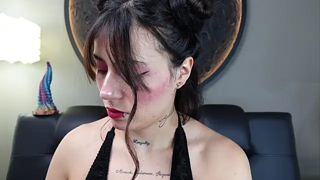 miss sharlotte18 online show from April 2026 11:05:01 AM