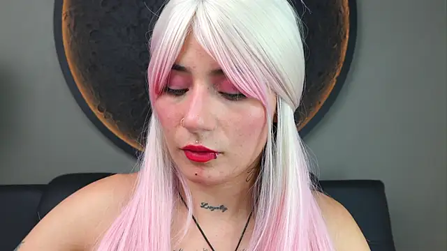Snapshot of miss_sharlotte18 chatting on September 2025 06:14:01 PM miss sharlotte18 online show from September 2025 06:14:01 PM