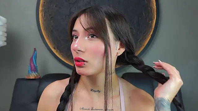 miss sharlotte18 online show from March 2026 06:11:01 PM