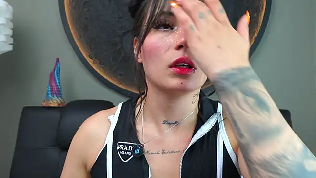 miss sharlotte18 online show from October 2025 06:06:02 PM