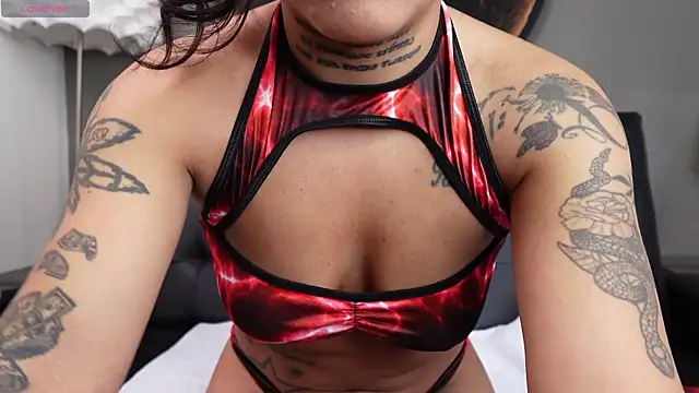 miss vaiolette online show from April 2026 11:01:01 AM