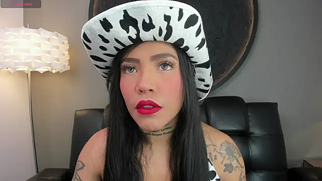 Snapshot of miss_vaiolette chatting on February 2025 11:06:02 AM miss vaiolette online show from February 2025 11:06:02 AM