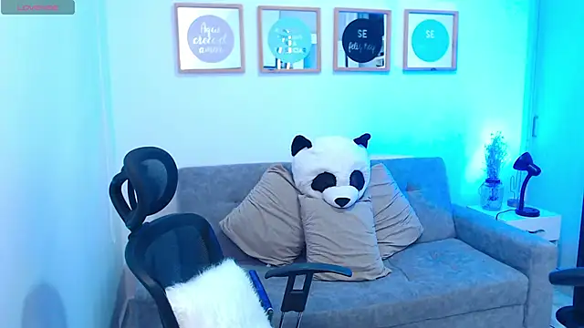 annylouis online show from October 2025 07:26:02 PM