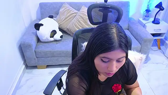 annylouis online show from October 2025 07:37:01 PM