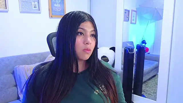 annylouis online show from November 2025 07:40:02 PM