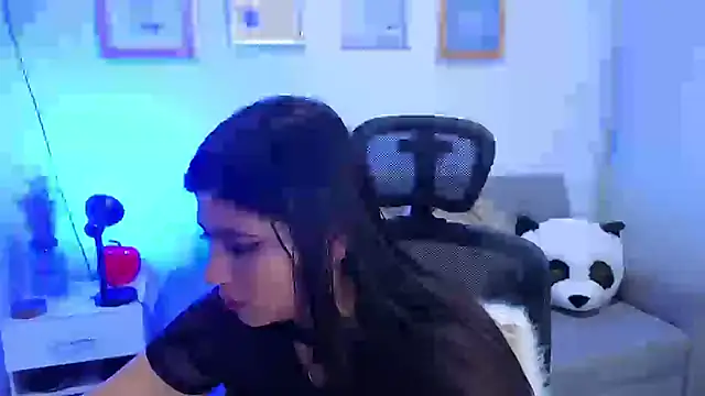 annylouis online show from November 2025 07:29:02 PM