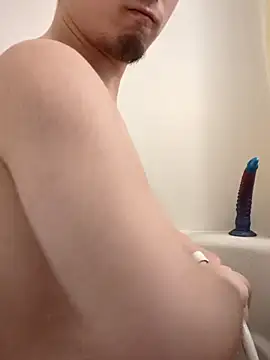 lioncake1221 online show from April 2026 04:57:02 PM