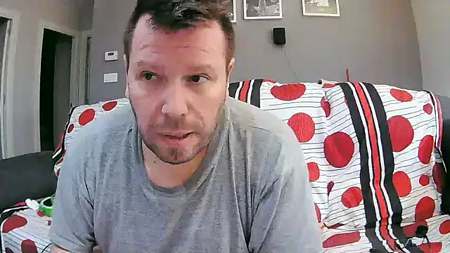 Snapshot of txan9876 chatting on November 2025 10:58:02 AM txan9876 online show from November 2025 10:58:02 AM